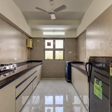 Private Bedroom In A Shared 2 Bhk Modern Apartment - Bkc Mumbai