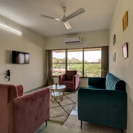 Apartment Private Bedroom In A Shared 2 Bhk Modern Apartment - Bkc Mumbai