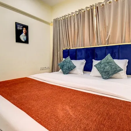 Spacious 2bhk W I Caretaker Near Bkc And Jio Center Apartment