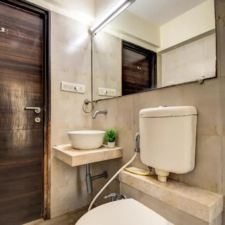 Spacious 2bhk W I Caretaker Near Bkc And Jio Center Apartment
