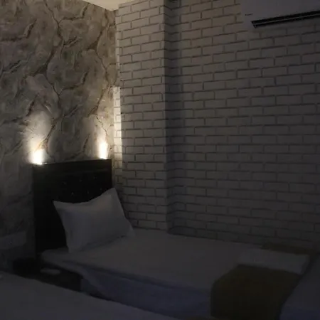 Sunset Avenue Hotel 2*