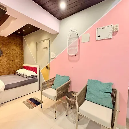 105 Bhamala House, Near Boojee Cafe, Kantwadi, Bandra West * Mumbai
