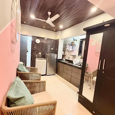 105 Bhamala House, Near Boojee Cafe, Kantwadi, Bandra West Apartment