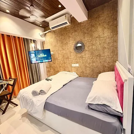 105 Bhamala House, Near Boojee Cafe, Kantwadi, Bandra West Apartment Mumbai