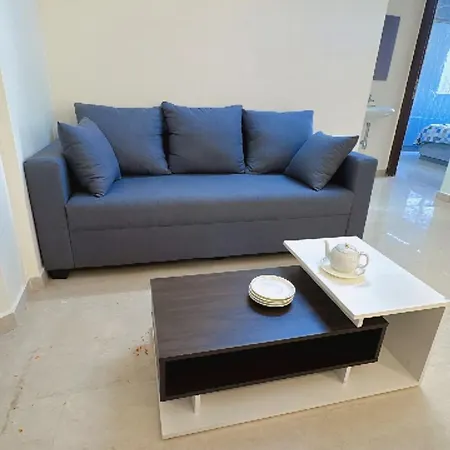 Apartment Pixiestays 1807 Malad East