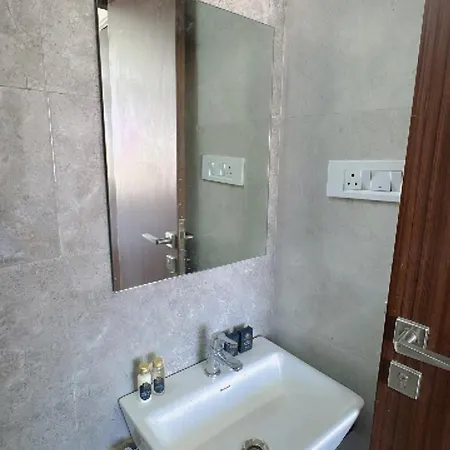 Apartment Pixiestays 1807 Malad East