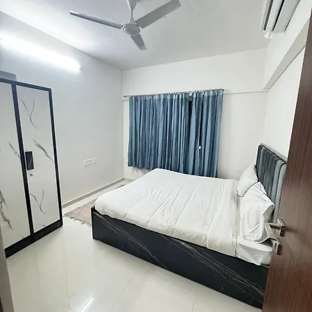 Pixiestays 2bhk Malad West *