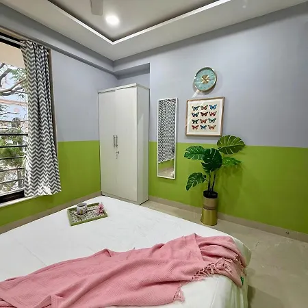 Modern 2 Bedroom Bandra Trendy Location *