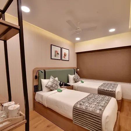 Click Andheri Midc 3*