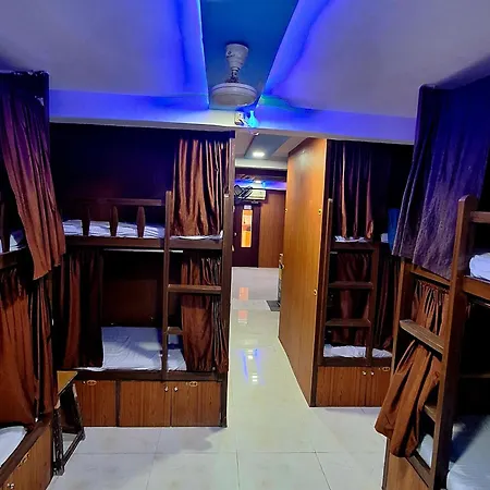 Neon Nest Suits Asalpha Metro Hostel