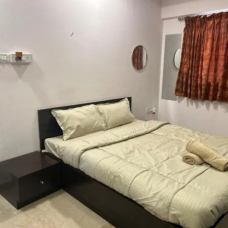 2bhk With Pvt Decks Near Sea *