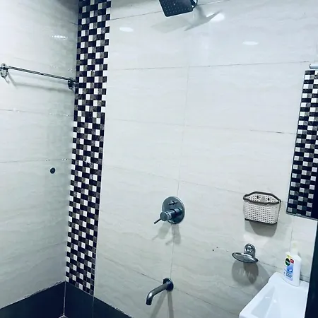 2bhk With Pvt Decks Near Sea * Mumbai