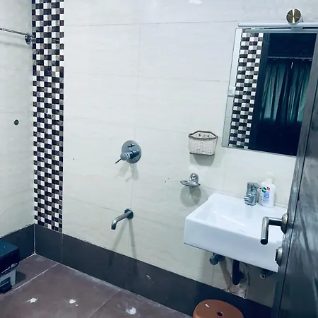 Apartment 2bhk With Pvt Decks Near Sea