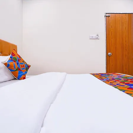 Via Raj Palace 3*