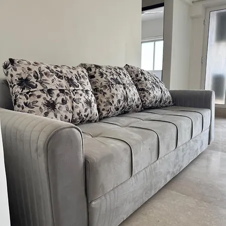 Apartment Pixiestays 10 Min From Nesco 2507 Malad East Mumbai