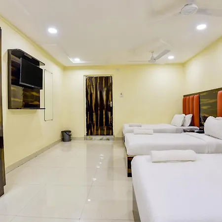 Deluxe Hotel