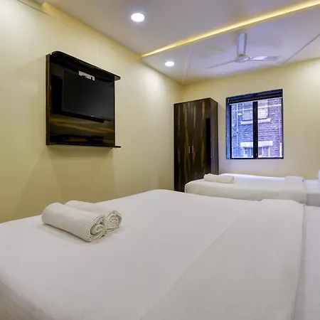 Hotel Deluxe *