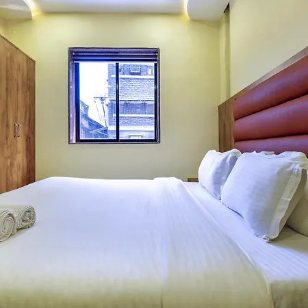 Deluxe Hotel