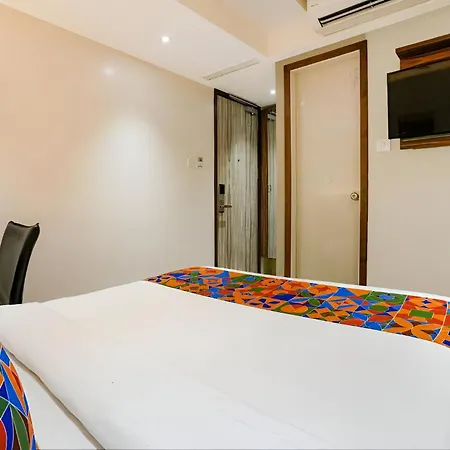 Guest house Glitz Dream Residency Nr Iit - Powai 4*