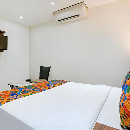 Glitz Dream Residency Nr Iit - Powai Guest house