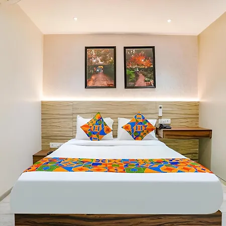Glitz Dream Residency Nr Iit - Powai Guest house 4*