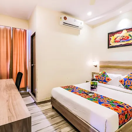 Glitz New United - Powai Guest house