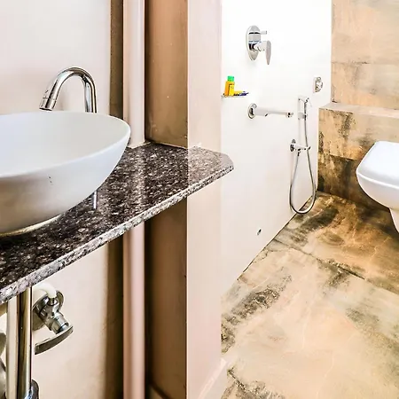 Glitz New United - Powai Guest house 3*