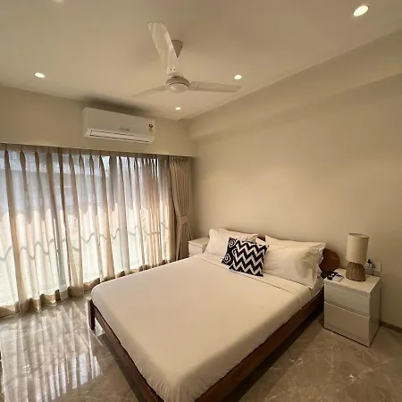 Luxurious 2 Bhk & Workspace On Juhu Tara Road Apartment *