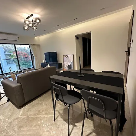Luxurious 2 Bhk & Workspace On Juhu Tara Road Apartment Mumbai