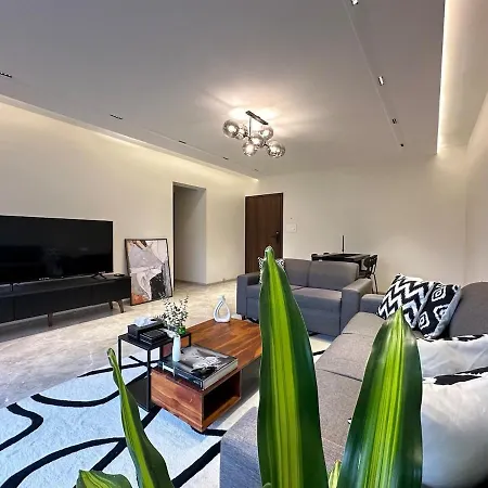 Luxurious 2 Bhk & Workspace On Juhu Tara Road * Mumbai