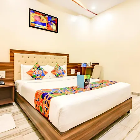 Glitz New United Nr International Airport 4* Mumbai