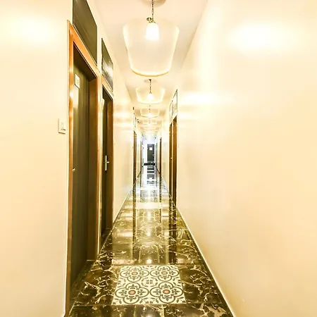 Glitz New United Nr International Airport Guest house Mumbai
