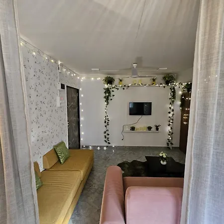 The Pali Nest A Peaceful Retreat In Pali, Bandra Apartment