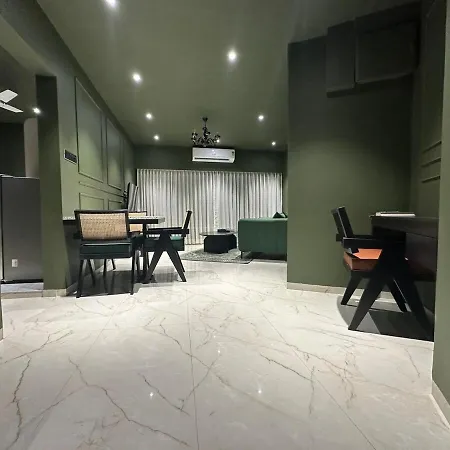 Apartment Plush Bandra West - Luxury 2bhk & Study Mumbai