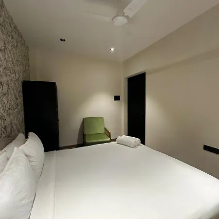 Apartment Plush Bandra West - Luxury 2bhk & Study