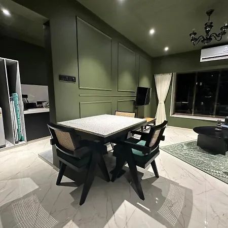 Apartment Plush Bandra West - Luxury 2bhk & Study