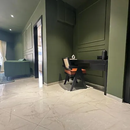 Apartment Plush Bandra West - Luxury 2bhk & Study *