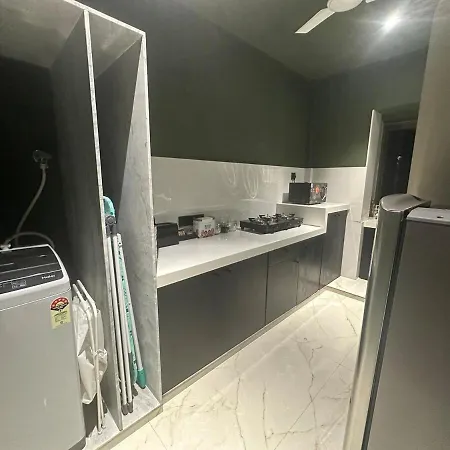 Plush Bandra West - Luxury 2bhk & Study * Mumbai