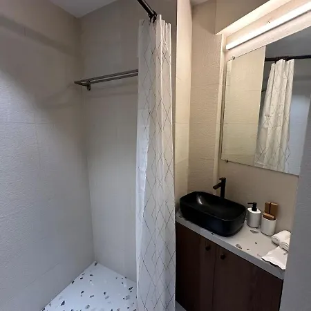 Plush Bandra West - Luxury 2bhk & Study *