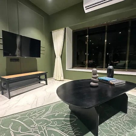 Plush Bandra West - Luxury 2bhk & Study