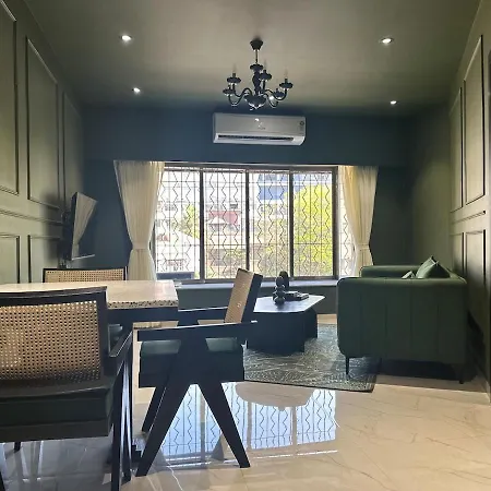 Plush Bandra West - Luxury 2bhk & Study