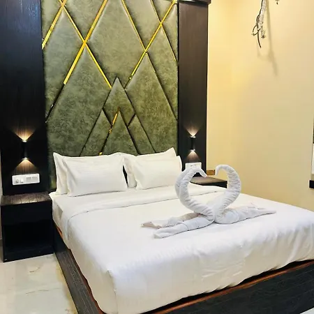 Sky Suite-sahar Cargo And Intl Airport * Mumbai