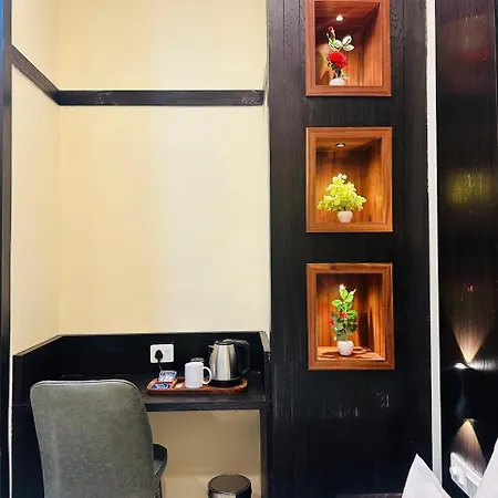 Sky Suite-sahar Cargo And Intl Airport Hotel *