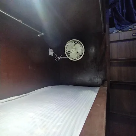 Hostel Ashalpha Metro Ayala Pg