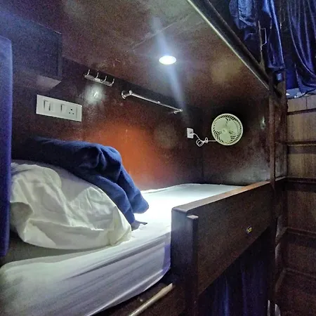 Ashalpha Metro Ayala Pg Hostel *