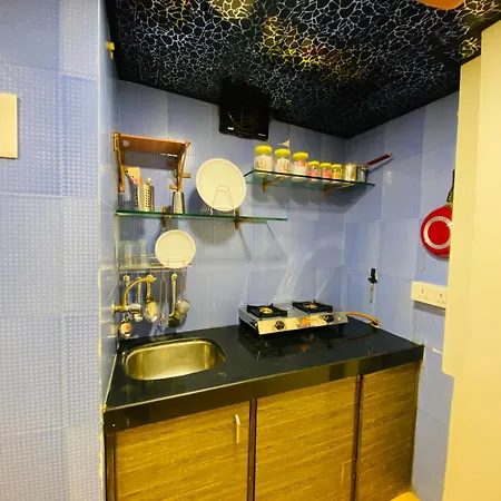 Hotel Avk-near Kokilaben Hospital & Versova Beach- With Kitchen 3*