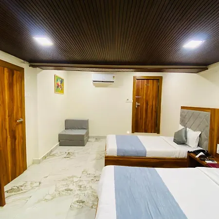 Hotel Avk-near Kokilaben Hospital & Versova Beach- With Kitchen Mumbai