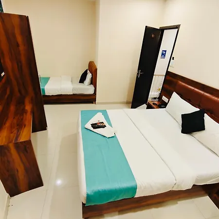 Hotel Lavender -10min-mumbai International Airport 3*