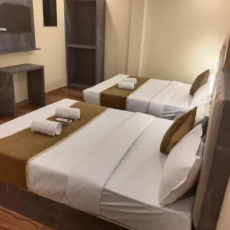 Crystal Castle Goregaon West Link Road, 4*