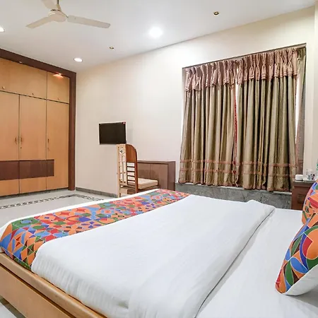 Retreats At Welcome Nr Andheri Apartment *